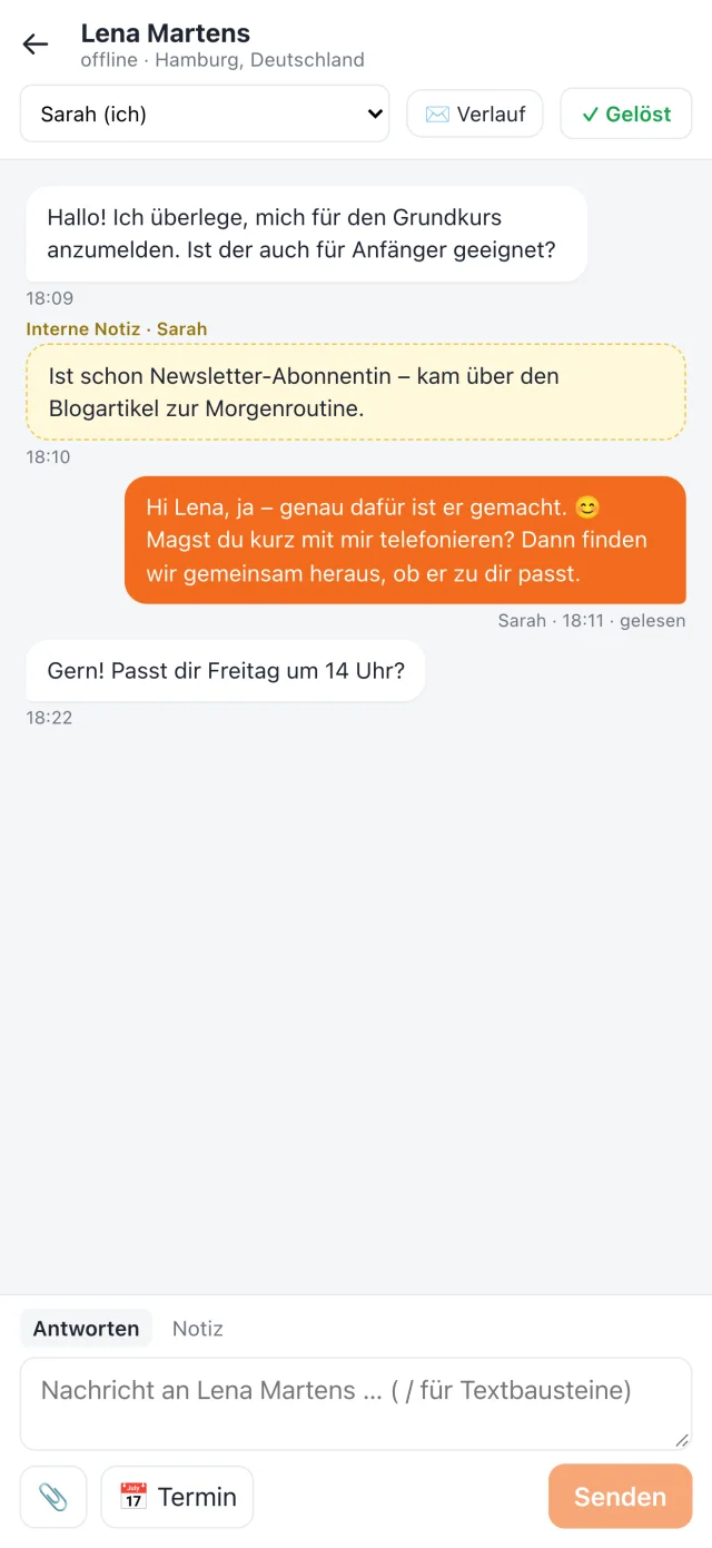 HeyFox-App am iPhone: Gespräch mit einer Besucherin
